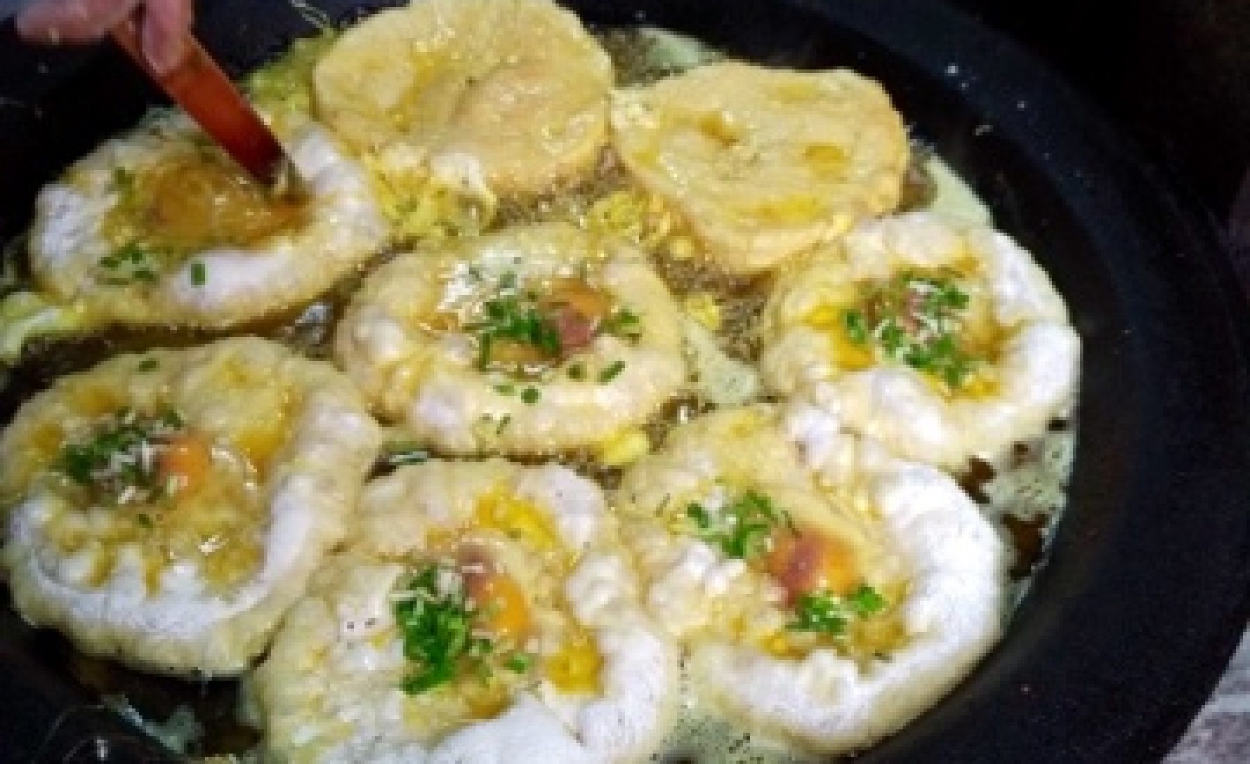 Street Eats Breakfast Tour in Shanghai